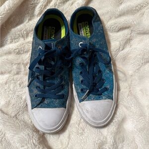 Converse women’s  Low Top Sneakers in Blue with White Toe